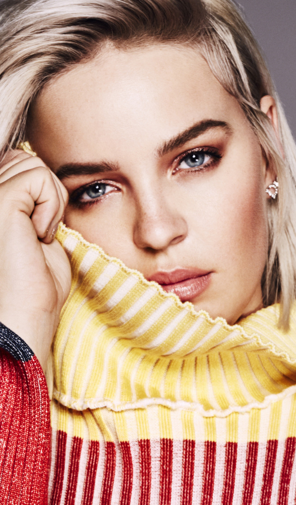 Британская певица Энн-Мари