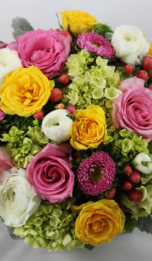 Красивый свадебный букет на сером фоне