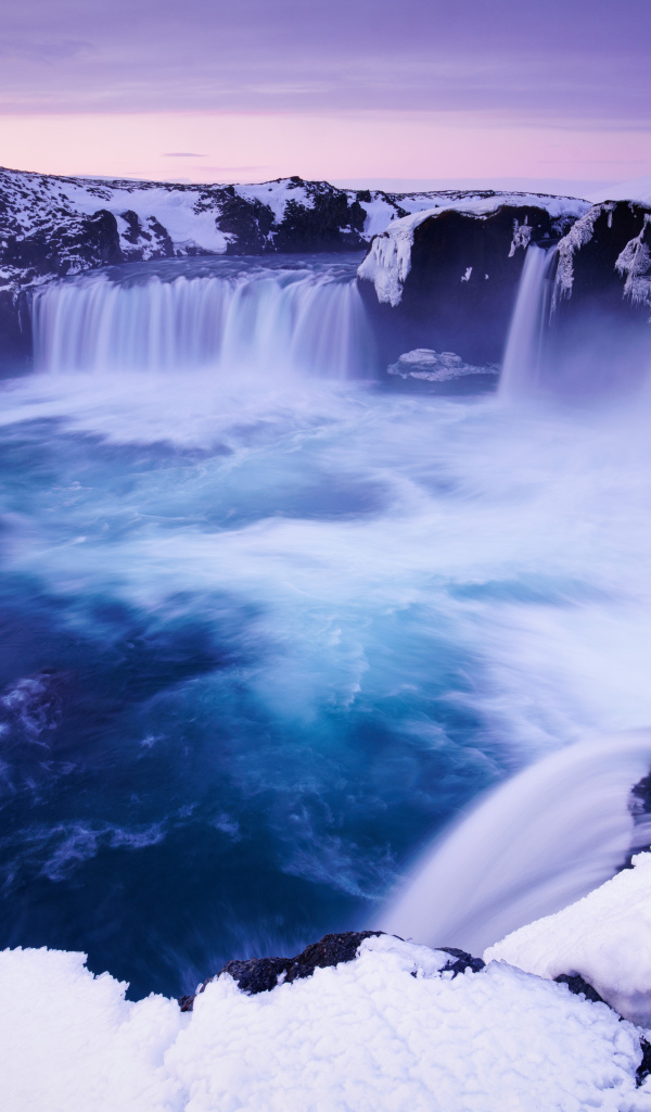 Водопад Годафосс зимой, Исландия