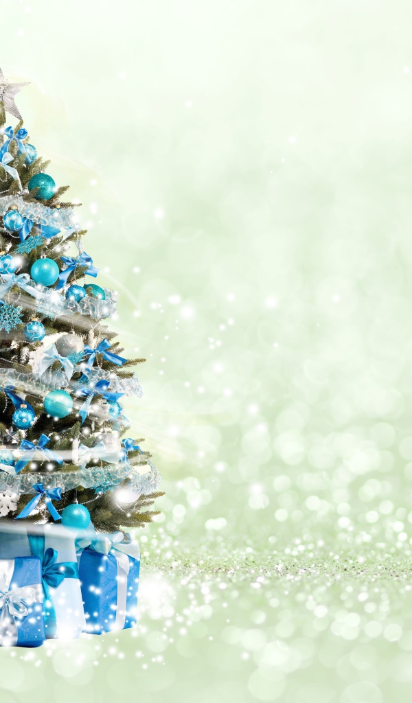 Наряженная елка с подарками, фон для открытки на Новый год и Рождество 