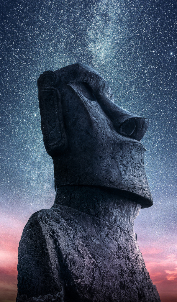 Статуя Моаи под красивым звездным небом, Чили
