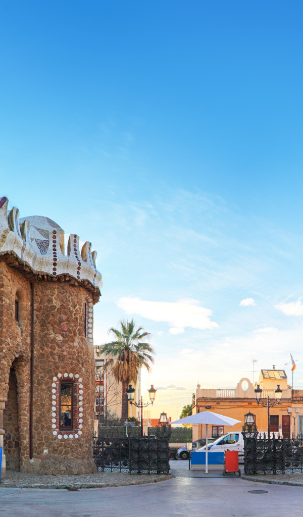 Красивый парк  Гуэль, Барселона. Испания