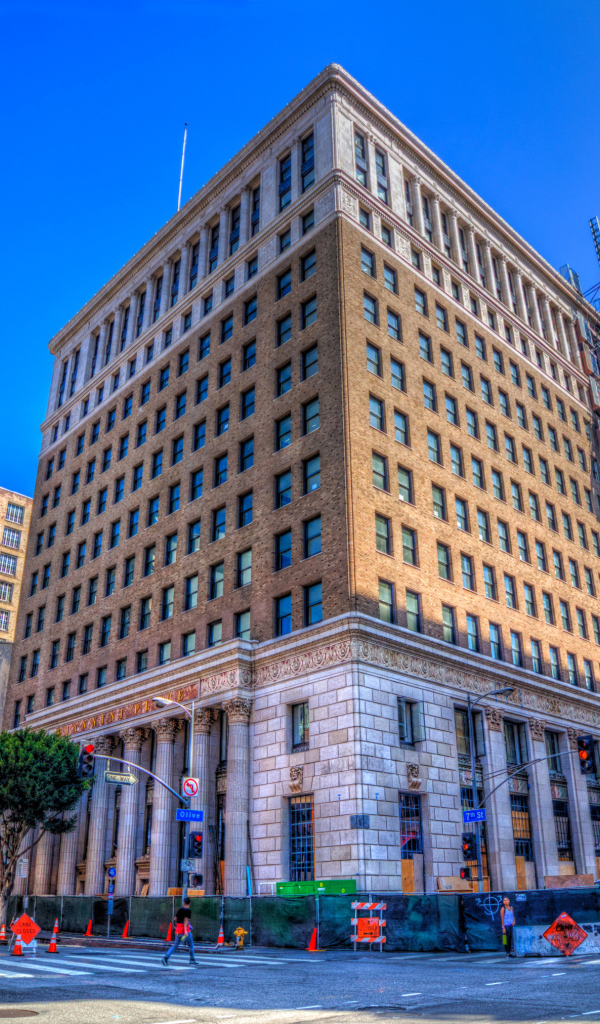 Небоскребы на улице, Калифорния. США