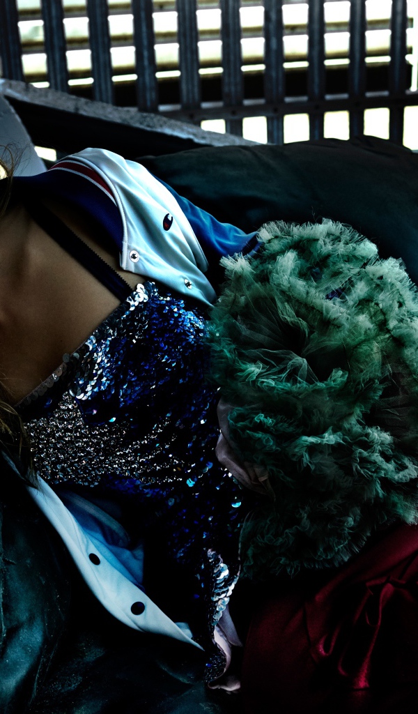 Популярная молодая актриса,  модель Кара Делевинь