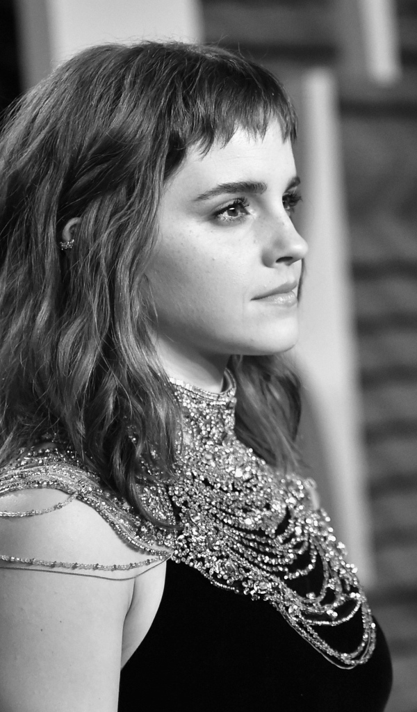 Актриса Эмма Уотсон черно-белое фото
