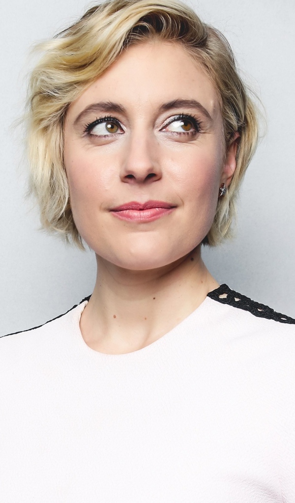 Актриса Грета Гервиг фото на сером фоне