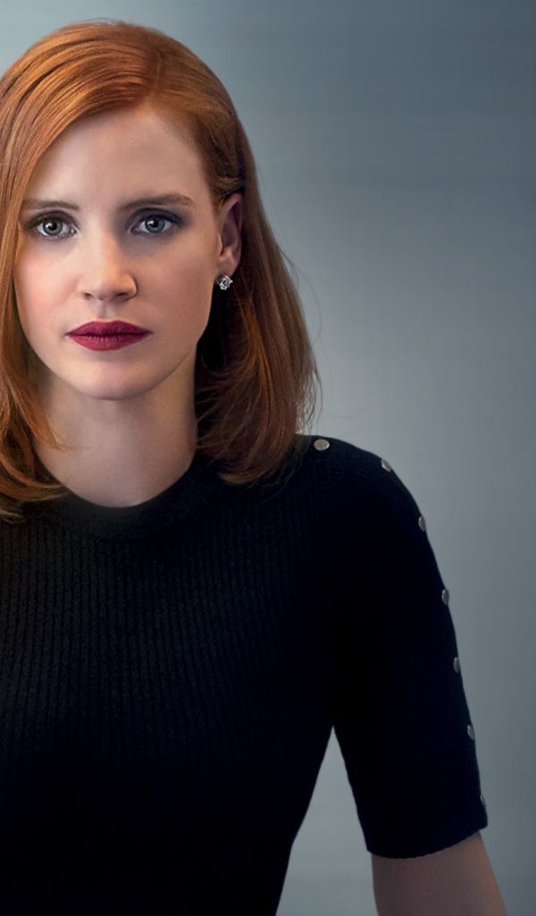 Актриса Джессика Честейн в черном наряде