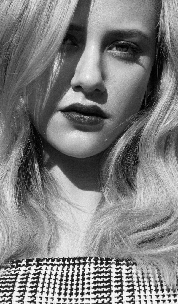 Актриса Лили Рейнхарт, черно-белое фото