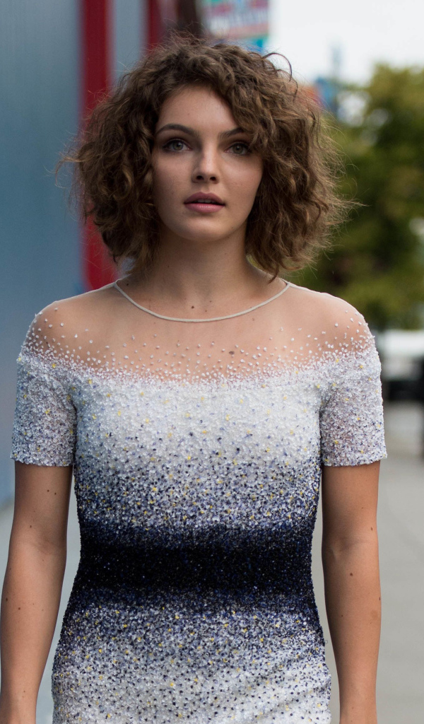 Красивая актриса Камрен Бикондова