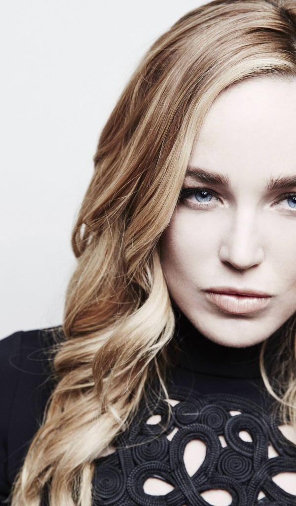 Красивая голубоглазая актриса Кейти Лотц