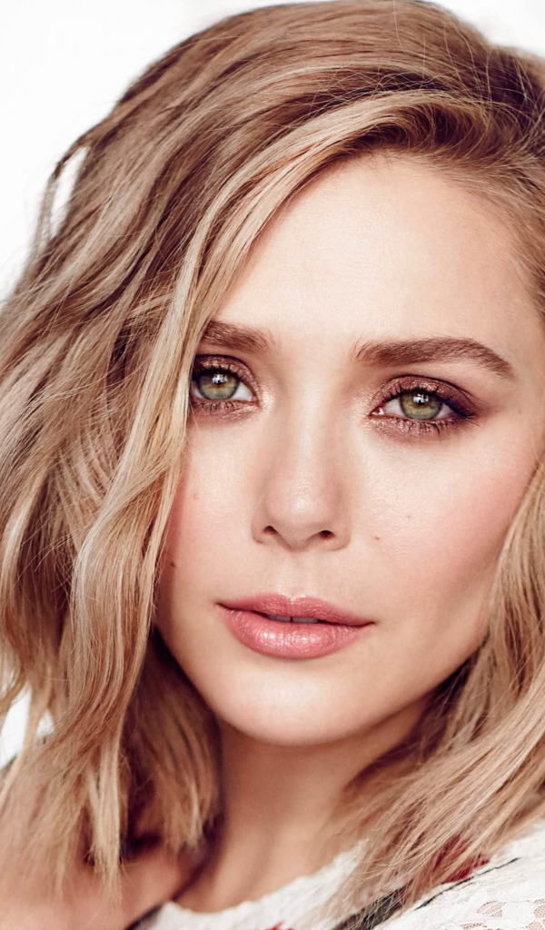 Красивая грустная девушка, актриса  Элизабет Олсен