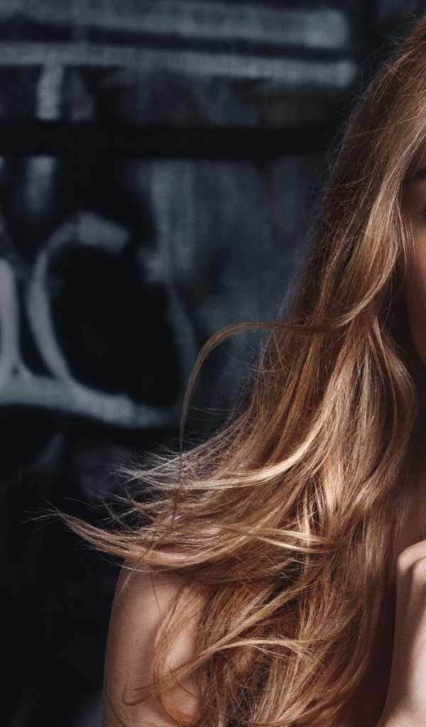 Голубоглазая актриса Кара Делевинь