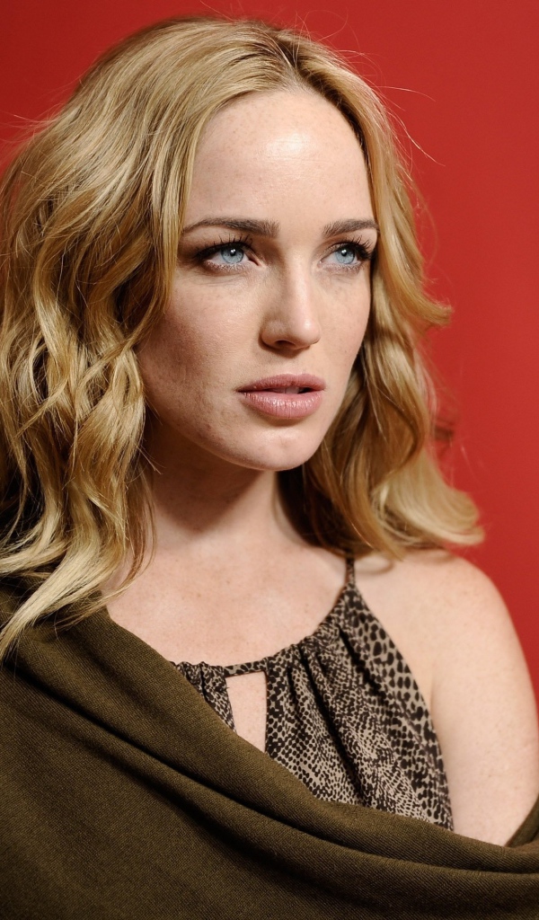 Голубоглазая блондинка, актриса Кейти Лотц