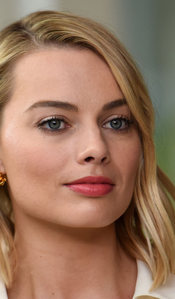 Голубоглазая блондинка, актриса Марго Робби