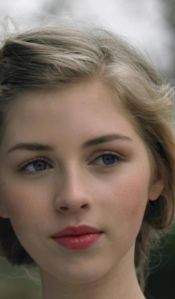 Нежная красивая актриса Гермиона Корфилд