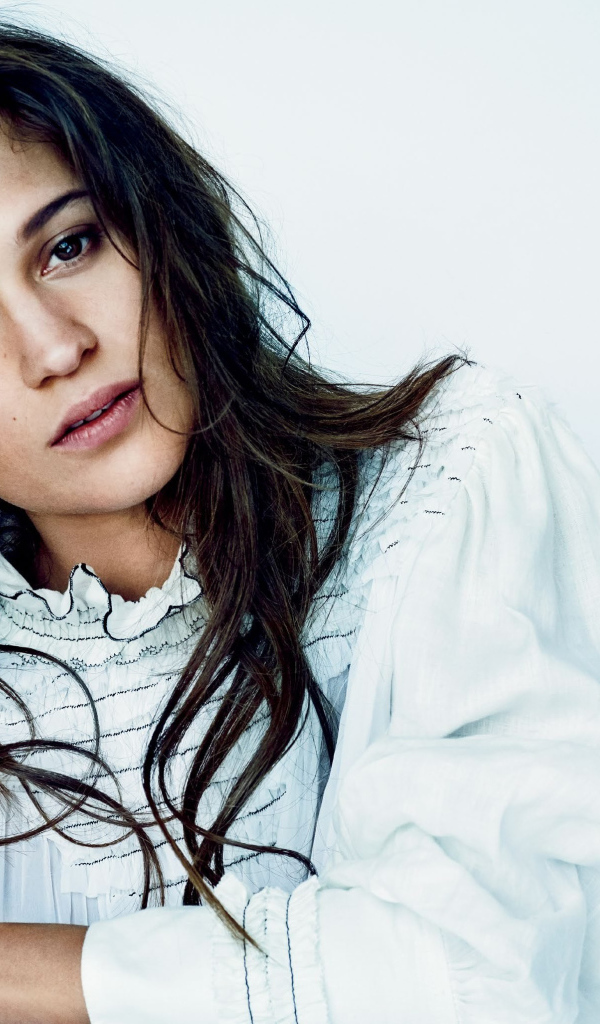 Нежная молодая девушка, актриса Алисия Викандер