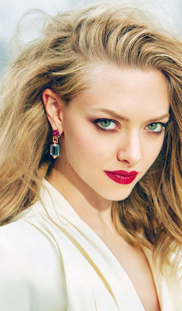 Зеленоглазая блондинка, актриса Аманда Сейфрид