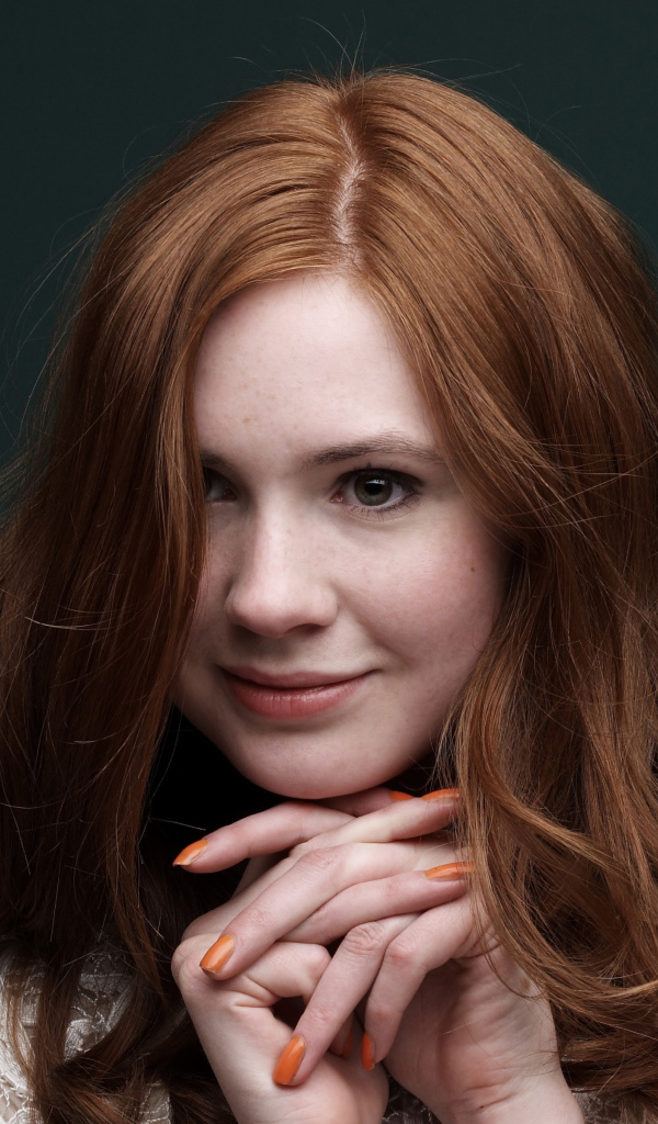 Милая молодая актриса Карен Гиллан