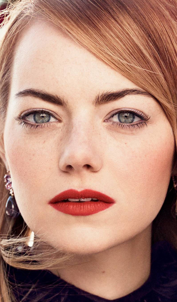 Рыжеволосая красивая актриса Эмма Стоун