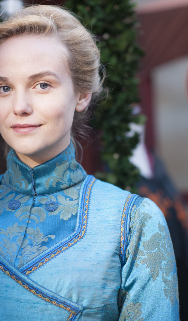 Шотландская актриса Джоанна Вандерхем в красивом наряде