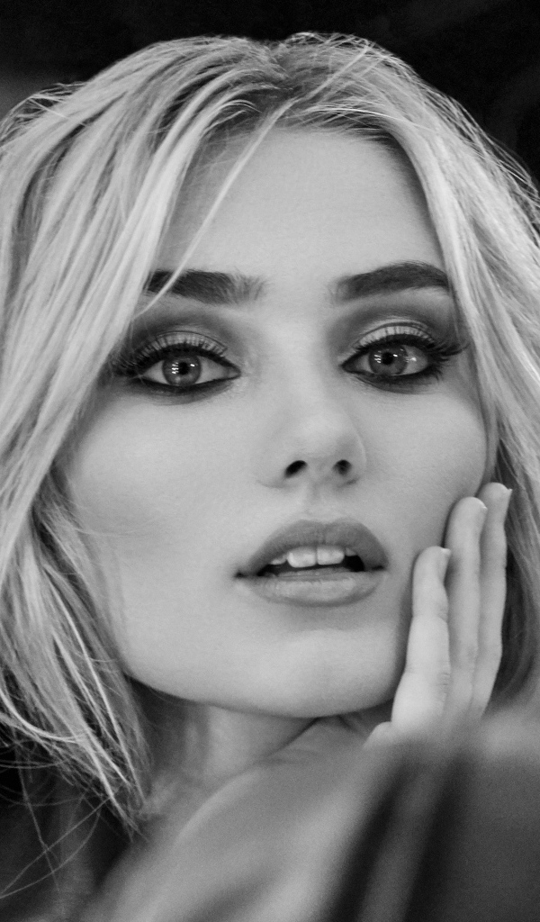 Молодая американская актриса Мег Доннелли черно белое фото