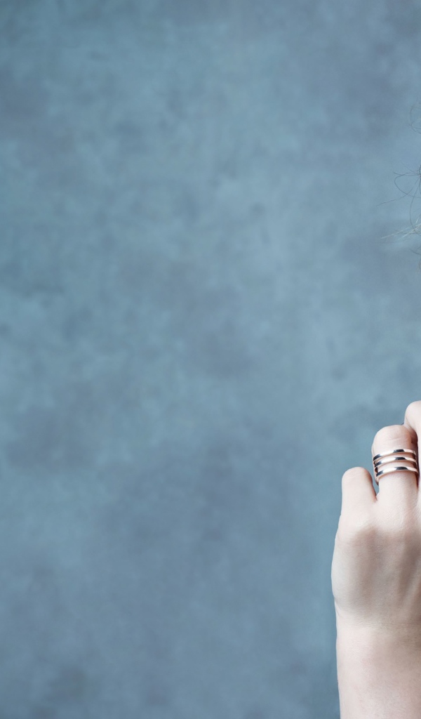 Молодая актриса Хлоя Грейс Морец с красивым макияжем