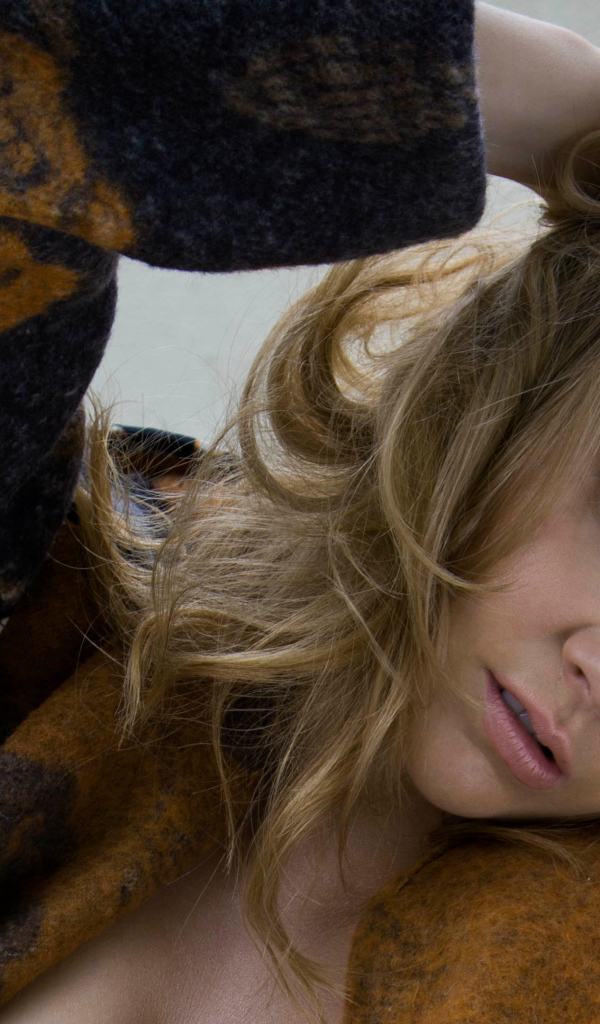 Молодая красивая голубоглазая актриса Натали Дормер