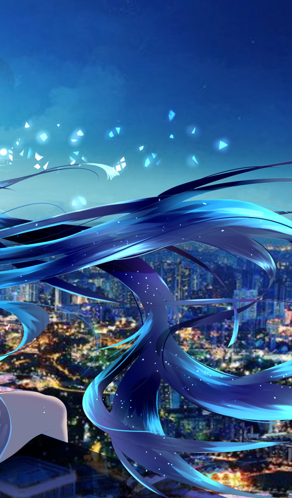 Девушка аниме с длинными голубыми волосами сидит на крыше