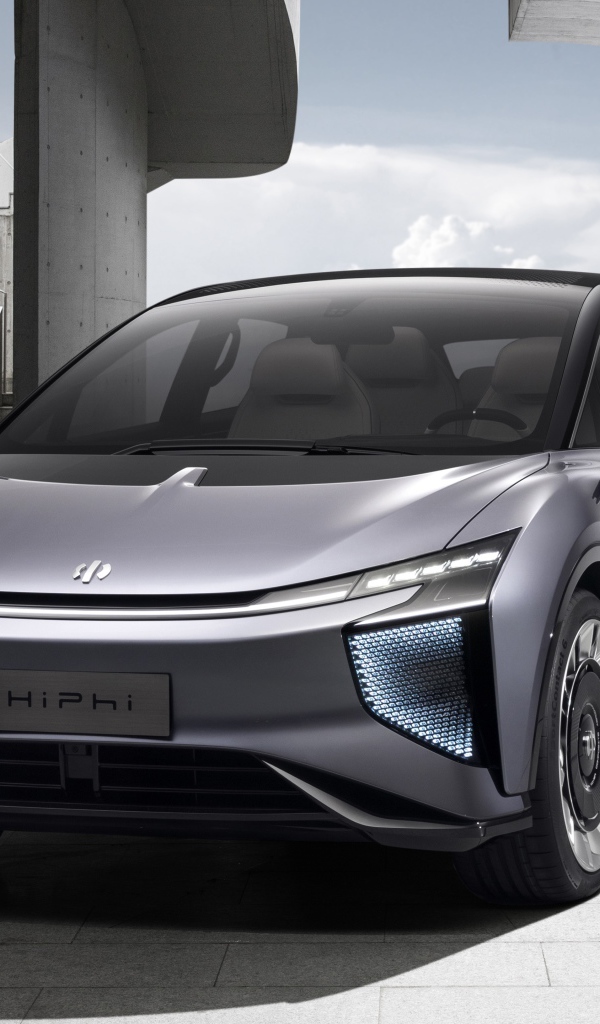 Серебристый автомобиль HiPhi 1 2020 года