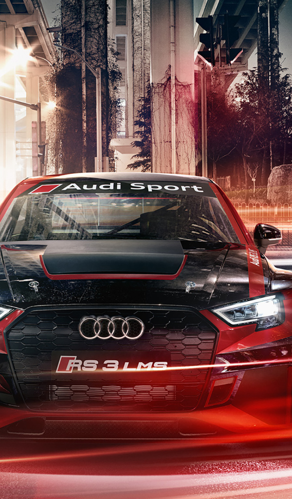 Спортивный автомобиль Audi RS 3 LMS на улице 
