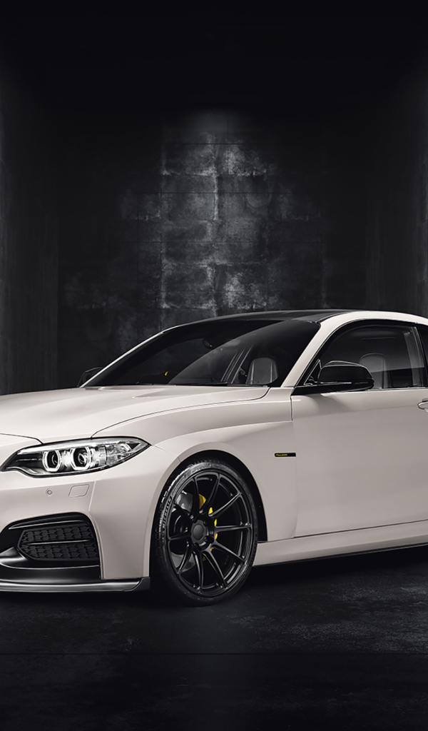 Белый автомобиль BMW ICON03, 2019 года