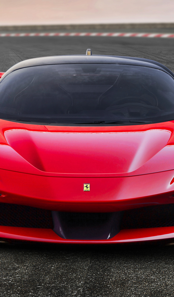 Красный спортивный автомобиль Ferrari SF90 Stradale, 2019 года