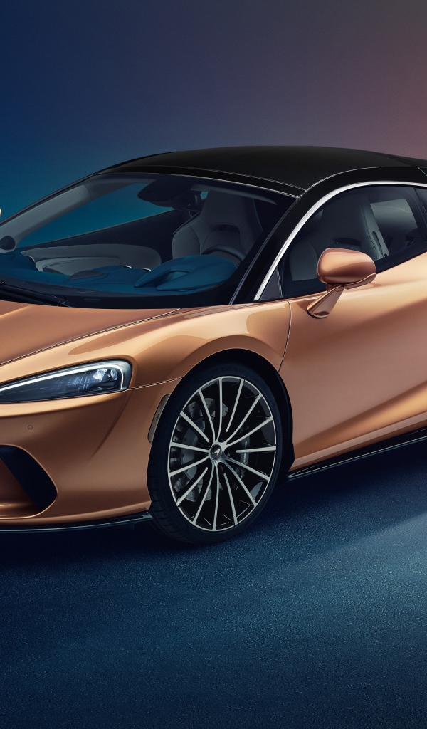 Коричневый автомобиль McLaren GT Superlight 2019 года