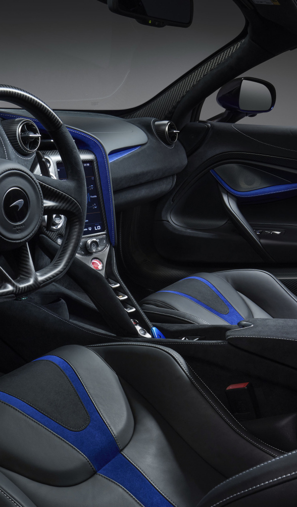 Салон автомобиля McLaren 720S Spider,  2019 года 