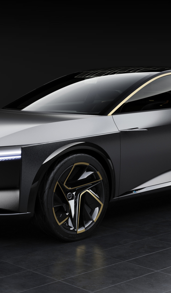 Серебристый автомобиль Nissan IMs Concept 2019 года