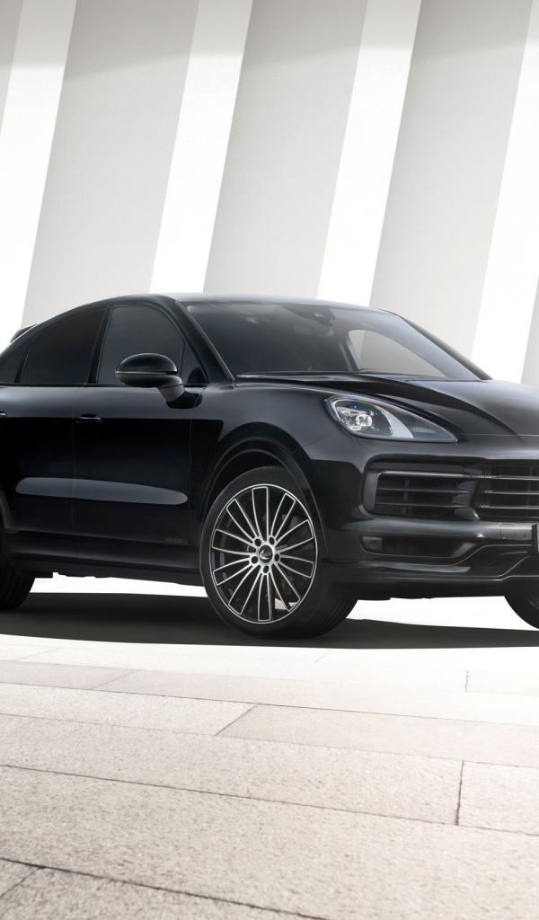 Черный стильный Porsche Cayenne Coupe 2019 года