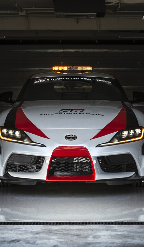 Автомобиль Toyota GR Supra Safety Car, 2019 года в гараже