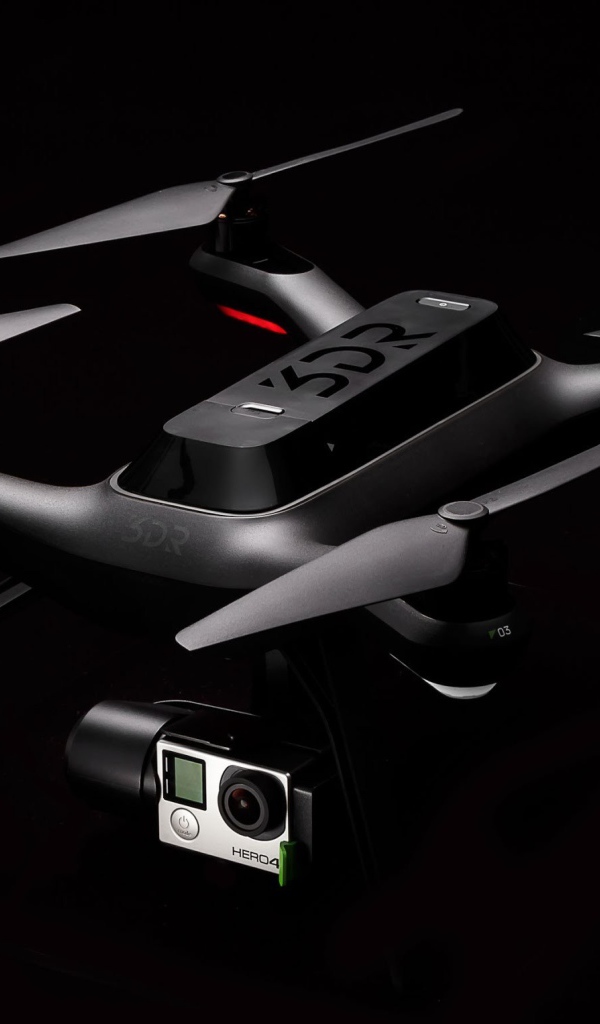 Квадрокоптер 3DR Solo на черном фоне