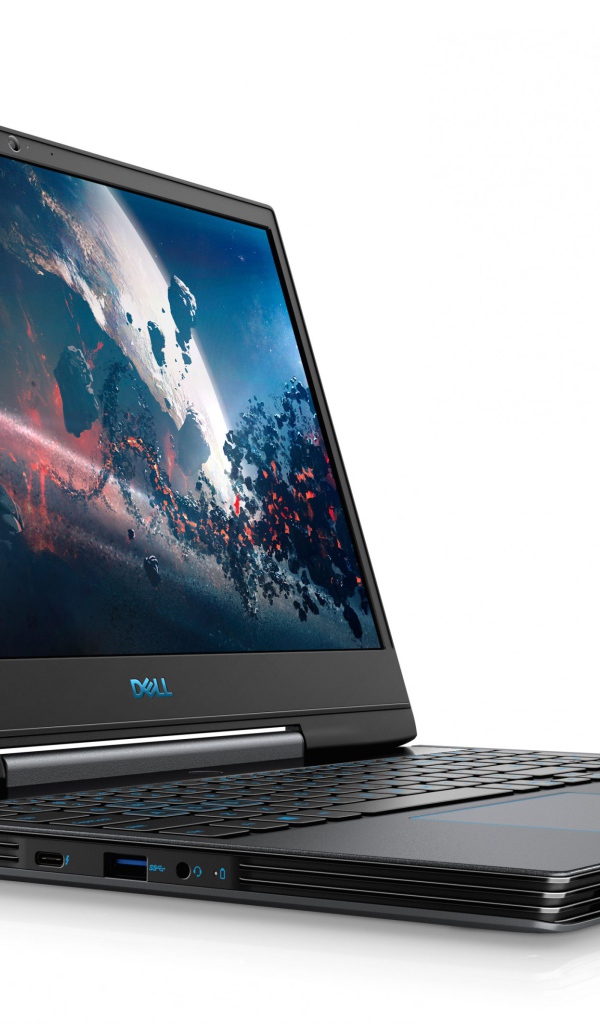 Игровой ноутбук Dell G5 15 на белом фоне