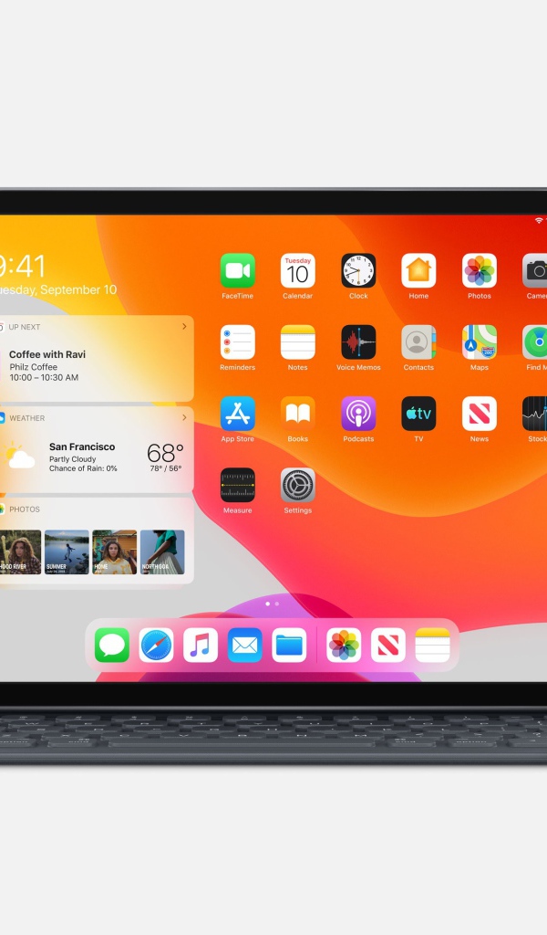 Новый  iPad 10.2‑inch, 2019 года на белом фоне