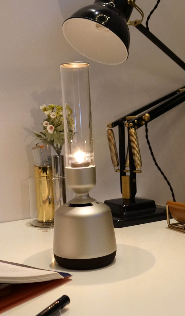 Стеклянная беспроводная колонка  Sony LSPX-S2, CES 2019