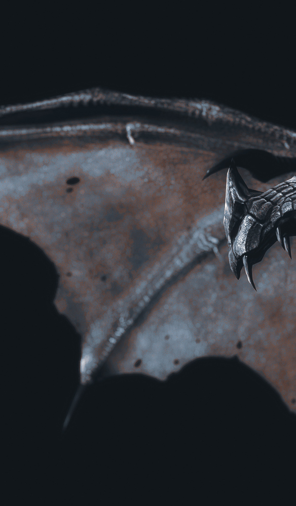 Черный железный фантастический дракон