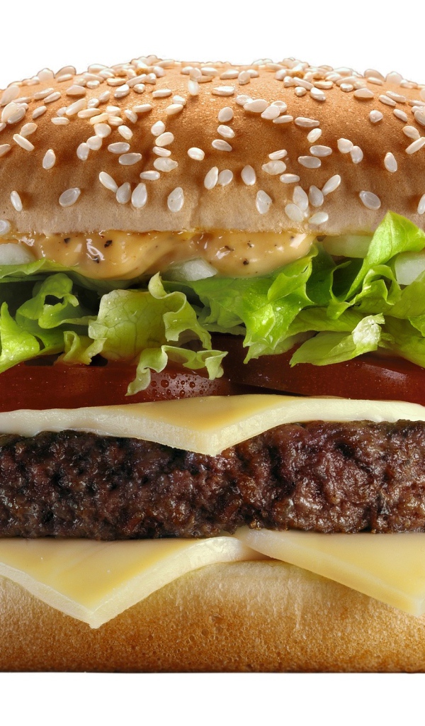 Большой сочный гамбургер на белом фоне