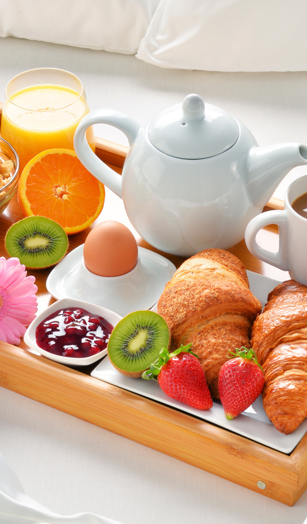Завтрак для любимой в постель на подносе