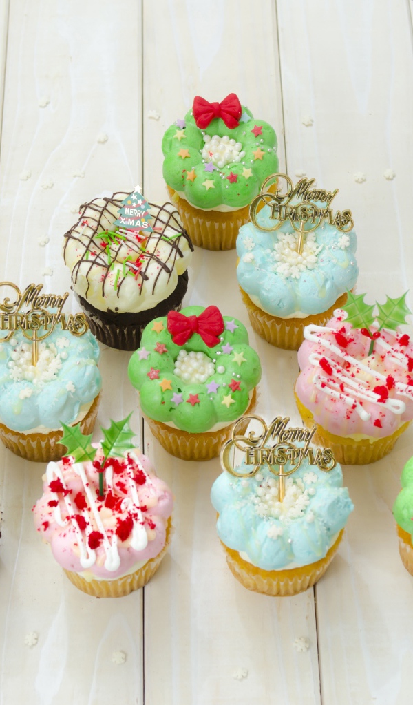 Праздничные кексы с кремом на Рождество