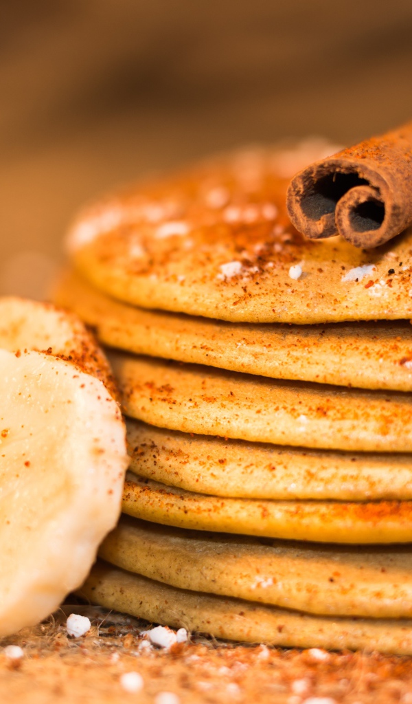 Оладьи с корицей и бананами крупным планом