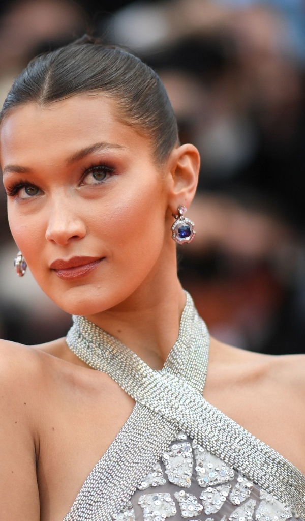 Красивая молодая девушка модель Белла Хадид