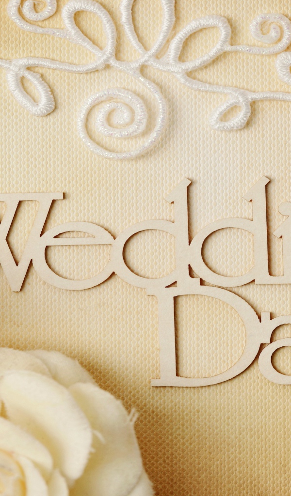 Надпись на свадьбу на бежевом фоне