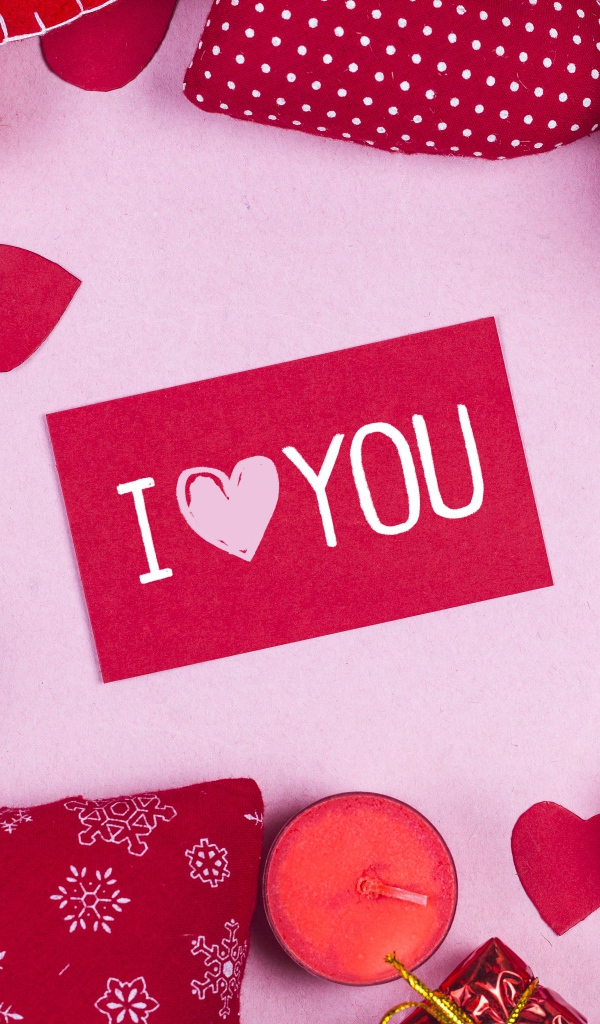 Сердечки, свечи и роза вокруг надписи Я тебя люблю 
