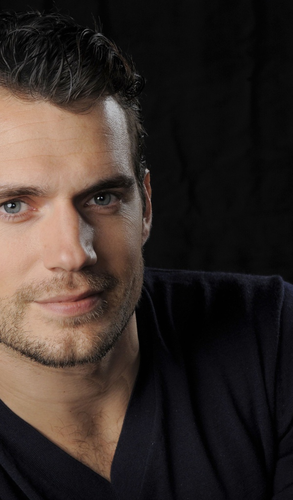 Красивый мужчина, актер Генри Кавилл